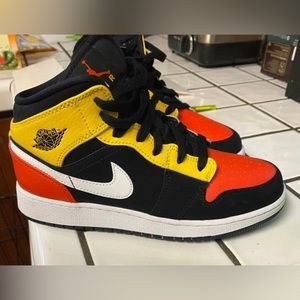 Nike Air Jordan 1 Mid Shoes in Black/Multicolor